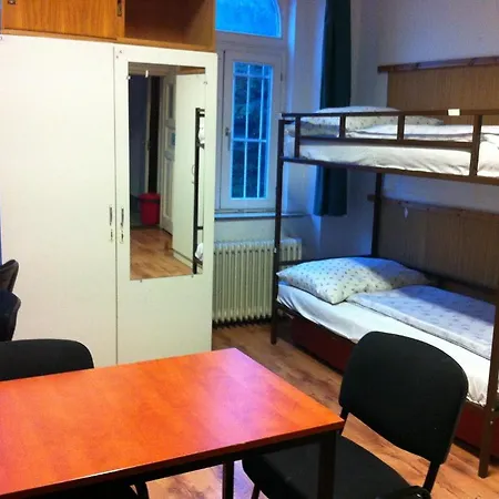 Season Hostel